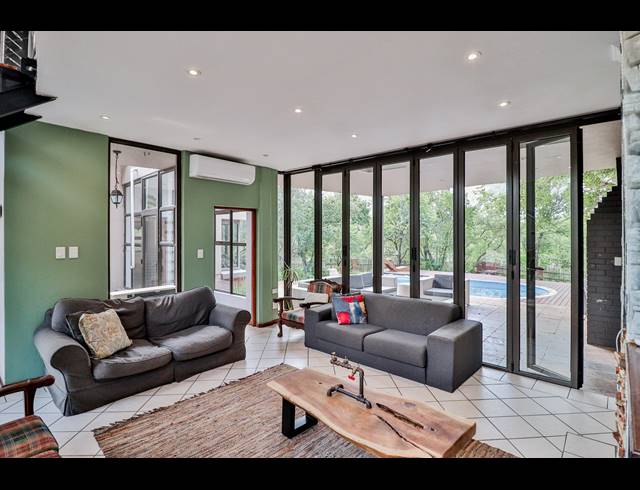6 BEDROOM HOUSE SOLD IN LEEUWFONTEIN ESTATE